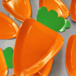 8 vnt. Popieriaus padėklai Morkos forma sukuria jaukią atmosferą Patogūs storo popieriaus padėklai Indai Vakarėlio reikmenys Carrot Set