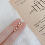 Imitation Pearl Stud Auskarai Moteri&scaron;ki Paprasti ir Maži Auskarai Auskarai Ins Niche Design Sense auksas