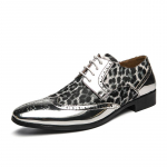 Nauji odiniai vyri&scaron;ki leopardo ra&scaron;to Oxford tipo batai Vyri&scaron;ki oficialūs batai Patogūs vyri&scaron;ki kvėpuojantys Vyri&scaron;ki naktinio klubo stiliaus rai&scaron;teliais užsegami laisvalaikio batai 38 sidabras