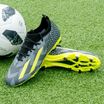 2024 m. vyri&scaron;ki futbolo bateliai didelio dydžio itin lengvi futbolo batai berniukams neslystantys AG/TF futbolo apkabos, universalūs batai 40