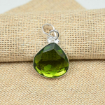 Puikus Peridotas brangakmenis 925 Sterling Sidabras rankų darbo puo&scaron;nus papuo&scaron;alų pakabukas dovanoms 1.377 Inches žalia