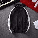 Vyri&scaron;ka striukė su gobtuvu Plonos apsaugos nuo saulės vir&scaron;utinės dalies ilgomis rankovėmis Contrsat spalvos laisvalaikio striukė M juoda