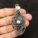 Akių formos pikaso jaspis vario pakabukas brangakmenių papuo&scaron;alai varine viela apvyniotas pakabukas rankų darbo pakabukas mėnulio akmuo vielos papuo&scaron;alai dovana draugui