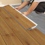 Matiniai PVC lipnūs medžio imitacijos grindų lipdukai: Vandeniui atsparus, atsparus ne&scaron;varumams virtuvės ir miegamojo renovacijai 15x90cm, 5 pieces per roll