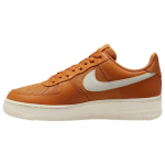 Nike Air Force 1 Low 07 SE Monarch Drobė Vyri&scaron;ki sportbačiai Oranžiniai Sail FB2048-800 42 brown