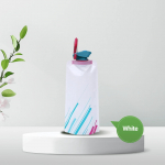 Sulankstomi vandens buteliai Lankstus daugkartinis kelioninis vandens butelis Plastikinis vandens mai&scaron;elis Mink&scaron;tos kolbos vandens mai&scaron;elis su karabino spaustuku 700ml balta