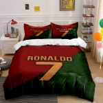 Ronaldo vardas ir numeris. Lovos komplektai Antklodžių užvalkalų komplektai Antklodžių užvalkalai Pagalvių užvalkalai  (1 * Antklodės užvalkalas, 2 * Pagalvių užvalkalai, be antklodės įdaro) 135x200cm