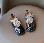 Saldžios princesės vaiki&scaron;ki odiniai bateliai su drugelių cirkoniais, mieli apvalianosiai, vaiki&scaron;ka mada, mergaičių loferiai, universalūs, mink&scaron;ti, kvėpuojantys 26 juoda