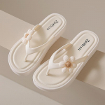 Moteri&scaron;ki vasariniai lauko &scaron;lepetės, atsparios dilimui, neslystančiu plok&scaron;čiu padu, su segtuku, paplūdimio batai 36/37 balta