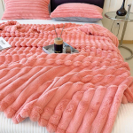 Prabangi pastorinta flanelinė antklodė i&scaron; dirbtinio triu&scaron;io kailio - &Scaron;iltas pieno aksomo užvalkalas snaudimui ir dovanoms 150x200cm - Blanket + 2 Pillowcases