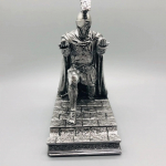 &bdquo;Knight&ldquo; ra&scaron;iklio ir telefono laikiklis &bdquo;Executive Soldier&ldquo; figūrėlės pie&scaron;tukų stovas biuro reikmenims ra&scaron;iklio stovas, ra&scaron;omasis stalas varis