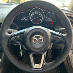 Pasidaryk pats juodos dirbtinės odos automobilio vairo užvalkalas Mazda 3 Onxeira CX4 Atenza CX5 CX30 interjero aksesuarai patogus Red Thread