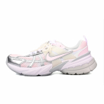 Nike V2K Run Atsparūs trinčiai Kvėpuojantys Žemi Bėgimo Bateliai Moteri&scaron;ki Rožiniai Sidabriniai FD0736-104(6 komanda-) 36