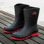 Vyri&scaron;ki lietaus batai Madingi vidutinio ilgio guminiai batai Neslystantys žvejybos batai vyrams Vandeniui atsparūs darbo saugos galo&scaron;os Botas Lluvia Hombre 40