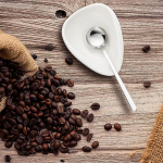 Keraminis dozavimo indas kavos pupelių dubuo su kau&scaron;eliu svėrimui dovanų arbatai balta