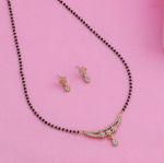 Estele karolių rinkinys su 24 karatų auksu ir trijų žvaigždučių Mangalsutra