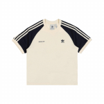 Adidas Originals X Sporty & Rich SS23 dryžuotas logotipas Spausdinti laisvalaikio megztinis trumpomis rankovėmis mar&scaron;kinėliai moteri&scaron;ki vir&scaron;utiniai drabužiai balti IN5251 2XS