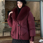 Streetwear Didelio kailio apykaklės Pūkais medvilne pamink&scaron;tinta striukė Moteri&scaron;ka žieminė trumpa parka Pa&scaron;iltinti &scaron;ilti paltai Mados lauko drabužiai L vyno raudonos spalvos