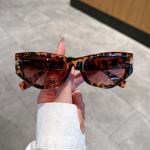 Retro stiliaus katės akių akiniai nuo saulės vyrams ir moterims, nauji madingi ir netaisyklingo gradiento akiniai, atsparūs UV spinduliams leopardo ra&scaron;to spalva/ruda