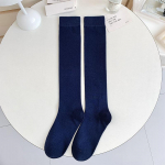 Moteri&scaron;kos kojinės koledžo stiliaus megztos medvilninės kojinės ant kelių JK moksleivių mergaičių vienspalvės juodos baltos pilkos ilgos kojinės moteri&scaron;kos kojinės juoda