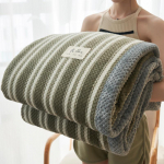 Doudou koralinio aksomo sofa ir lovos pledas 120x200 cm