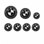 7 vnt. Priekinio gaubto emblema BMW 50-mečio logotipas 82 mm+Galinis ženkliukas 74 mm+Rato stebulės gaubtelis 68 mm+Vairo lipdukas 45 mm