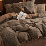 A klasės žieminis sutir&scaron;tintas pieno aksomo 4 dalių patalynės komplektas: Dvipusis flisinis antklodės užvalkalas, koralinis flisas, motinos ir kūdikio klasės, &scaron;iltas ir jaukus 1.5m Bed - Fitted 4-piece for 200*230cm Duvet