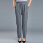 Vidutinio amžiaus moteri&scaron;kos kelnės Laisvos laisvos elastinės juosmens motininės kelnės Didelio dydžio &scaron;iltos moteri&scaron;kos pavasario rudens kelnės Pantalon Femme XXXXL &scaron;viesiai pilka spalva