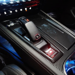 Peugeot 508 - 2022 centrinės konsolės pavarų perjungimo svirties skydelio dangtelio dekoratyvinė apdaila i&scaron; ABS anglies pluo&scaron;to / sidabro ABS Sliver