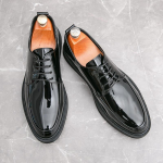 Mados dizainerio prabangūs vyri&scaron;ki lakuotos odos batai juodi balti loaferiai įsispiriami formalūs vyri&scaron;ki kostiuminiai batai vestuvėms biurui kasdieniai batai vyrams 38