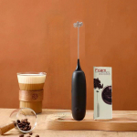 Belaidis daugiafunkcinis mini pieno ir kiau&scaron;inių plakiklis Mini Milk Frother (Short Box) balta