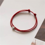 Keturių lapų dobilų mini styginių apyrankė Lucky Red rankų darbo virvių žavesio apyrankė