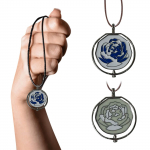 Lydinio pasukamas pakabukas, geriausia dovana Valentino dienos proga, puikiai tiks prie bet kokios aprangos ir naudojimui namuose, pasimatymuose, vakarėliuose ir kt. One Size