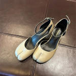 Madingi Tabi Ninja Moteri&scaron;ki Batai Apvalus Skeltas Pir&scaron;tas Seklus Storas Kulnas Basutės Vidutinio Kulno Mary Janes Batai Moteri&scaron;ki Auk&scaron;takulniai Mujer 35 abrikosas