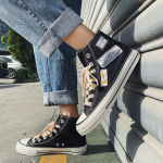 Prabangūs laisvalaikio vyri&scaron;ki batai Vyri&scaron;ki batai riedlenčių sportui lauko orui pralaidūs vyri&scaron;ki sportiniai bėgimo bateliai Madingi studentų sportbačiai drobiniai batai