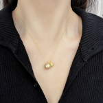 Auksinio moliūgo pakabukas ilga grandinėlė: Eleganti&scaron;ka, lengvos prabangos megztinio grandinėlė su universaliu dizainu N1401 Brushed Gourd Bow Necklace sidabras