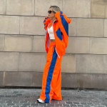 FLARORA Madingi spalvų blokavimo 2 dalių komplektai moterims ilgomis rankovėmis užsegami laisvi &scaron;varkai ir tiesaus kirpimo kelnių apranga gatvės sportiniai kostiumai S oranžinė