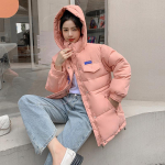 Žieminė pūkuota striukė Moteri&scaron;ka laisvo kirpimo striukė su gobtuvu