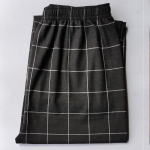 Vyri&scaron;kos medvilninės pižamos &ndash; laisvos languotos kelnės su elastiniu juosmeniu, didelio dydžio, dryžuoto dizaino patogumui. Waist size 2 feet 1-3 feet 4