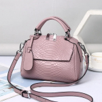 Rankinė i&scaron; natūralios karvės odos moterims, nauja madinga rankinė, madinga, auk&scaron;tos kokybės, moteri&scaron;ka rankinė ant vieno peties, crossbody, i&scaron; mink&scaron;tos odos
