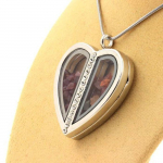 Pierres et Min&eacute;raux. Collier Rubis + Tourmaline multicolore brut. Mod&egrave;le coeur.