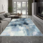 Meninis abstraktaus ra&scaron;to kilimas svetainei, modernus namų dekoras, sofos pliu&scaron;inė zona, dideli kilimai 200x300, miegamojo naktinis stalelis, neslystanti grindų danga 160*200cm