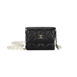 Chanel 22P Moteri&scaron;kas deimantais dygsniuotas avikailio rankinė su atvartu, dirželis su dirbtiniais perlais ir auksine grandinėle, auksinės spalvos sagtelė, pa&scaron;tininko tipo rankinė su monetų dėklu, juoda Box(Basic Set+Box) juoda