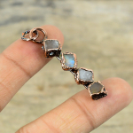 Labradorito neapdorotas brangakmenio pakabukas Elektroformuotas vario pakabukas Rankų darbo vario papuo&scaron;alai Dizainerio pakabukas Elektroformuoti papuo&scaron;alai Dovana jai