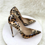 Seksualūs moteri&scaron;ki leopardiniai blizgūs lakuotos odos smailianosiai sekli bateliai ant kulno 8 10 12 CM stiletto kulniukai bateliai-pumpai banketiniai suknelių batai moteriai 45 beige