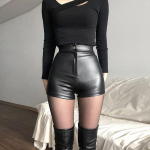 Seksualūs juodi PU mada Laisvalaikiai vasariniai &scaron;ortai Moteri&scaron;ki drabužiai Dirbtinės odos gotikos moteri&scaron;ki &scaron;ortai auk&scaron;tu juosmeniu Y2k kar&scaron;tos moteri&scaron;kos trumpos kelnės 4XL