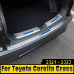 Automobilio priedai Toyota Corolla Cross XG10 2022 2023 hibridiniam modeliui Galinio buferio pakėlimo plok&scaron;telė Bagažinės durų slenksčio apsauga Pedalai Outside Silver Red