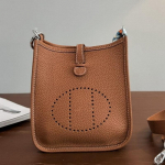 Nauja laisvalaikio rankinė odinė pirmas sluoksnis karvės oda maža kvadratinė rankinė pirkinių krep&scaron;ys ne&scaron;iojama ant peties messenger moteri&scaron;ka rankinė 17cm*20cm*6cm aukso rudos spalvos