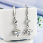 SACE GEMS Mikro inkrustuoti cirkonio auskarai moteri&scaron;ki besisukantys dobilų auskarai paprasta asmenybė ausų kabliukas vėjo malūnėlis auskarai auskarai. balta