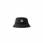 CHANEL klasikinė marginta logotipu medvilninė žvejo kepuraitė, tokio pat stiliaus vyrams ir moterims juoda